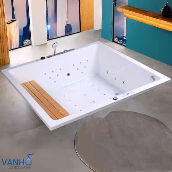 Гидромассажная ванна с акриловой гидромассажной ванной с 2 ​​боковыми бортами и массажными форсунками